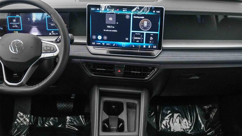 New 2025 Volkswagen Tiguan 2.0T SEImage 14