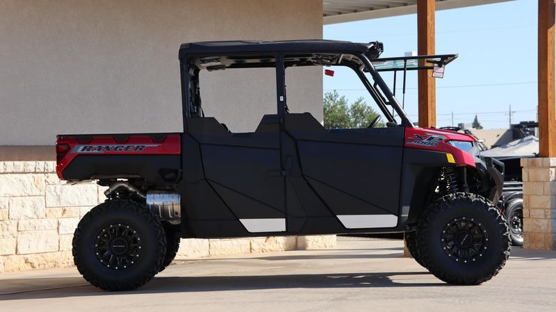 2025 Polaris RANGER CREW XP 1000 PREMIUM SUNSET REDImage 2