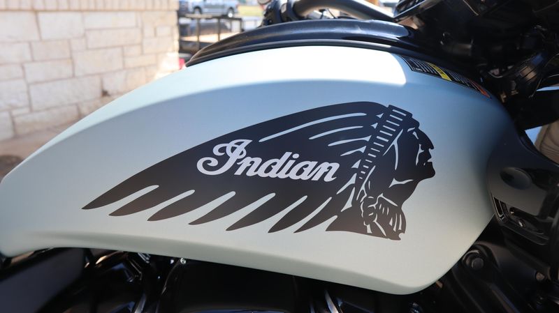 New 2025 Indian Motorcycle CHALLENGER DARK HORSE WTIH 112CR  RIDER ASSIST PACKAGE  POWERBAND AUDIO Image 15