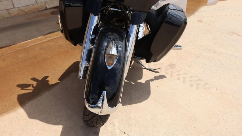 2015 Indian Motorcycle ROADMASTER THUNDER BLACK CAL Base Image 3