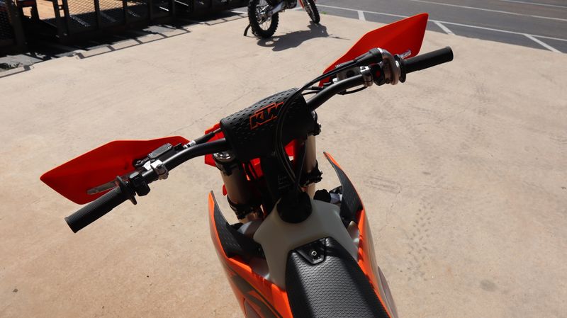 2025 KTM 300 XC ORANGE Image 4