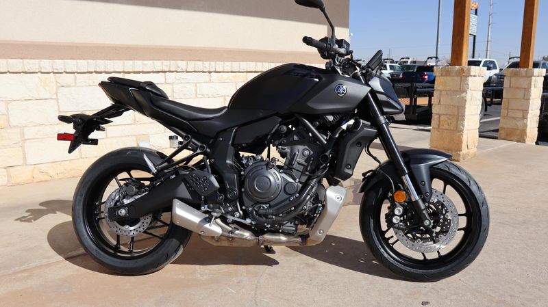 2025 Yamaha MT07 MATTE CHARCOAL BLACKImage 2