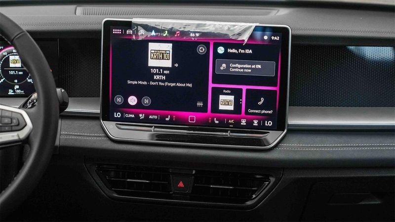 New 2025 Volkswagen Tiguan 2.0T SEImage 15