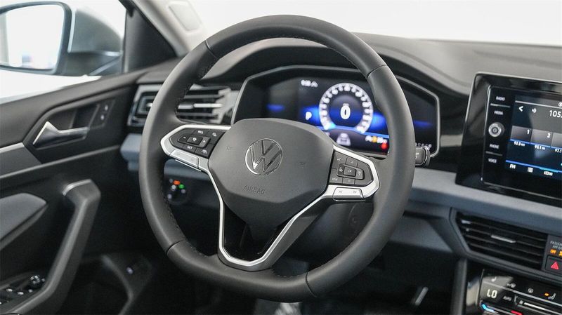 New 2025 Volkswagen Jetta 1.5T SEImage 16