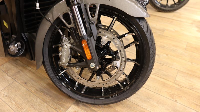 2025 Indian Motorcycle PURSUIT DARK HORSE HEAVY METAL Image 2