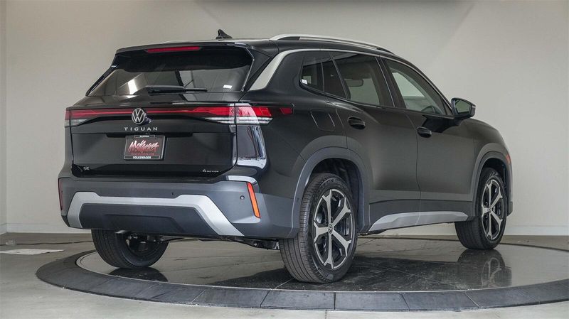 New 2025 Volkswagen Tiguan 2.0T SEImage 4