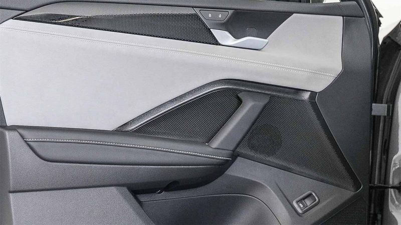 New 2025 Volkswagen Tiguan 2.0T SEImage 20