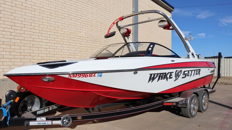 2012 MALIBU 23 LSV Image 2