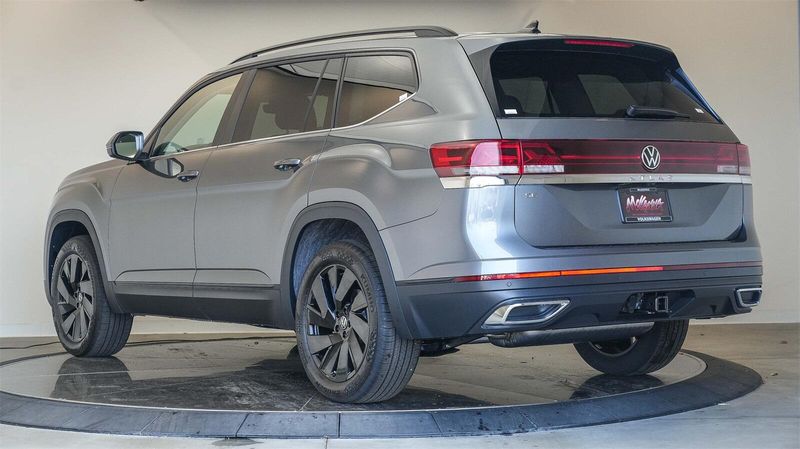 New 2025 Volkswagen Atlas 2.0T SE w/TechnologyImage 2