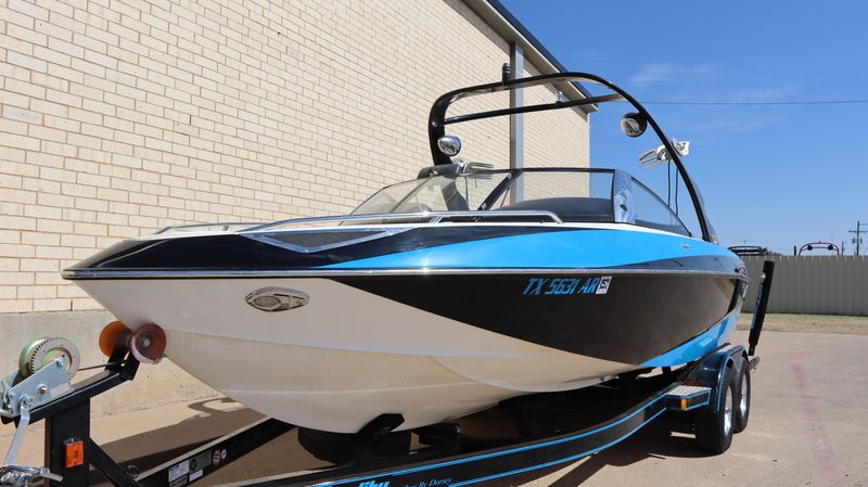 2008 MALIBU 23 LSV Image 2