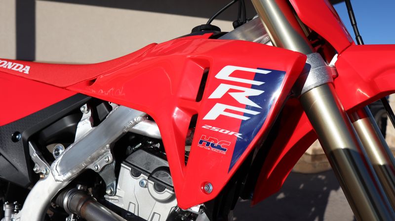 2025 Honda CRF250R REDImage 11