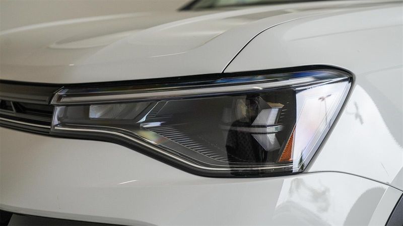 New 2025 Volkswagen Taos 1.5T SEImage 7