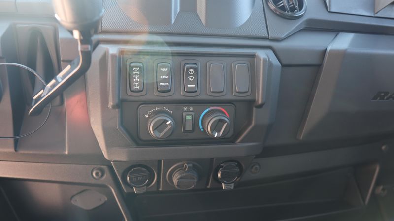 New 2026 Polaris RANGER CREW XP 1000 NORTHSTAR PREMIUM BLUE LABYRINTH Image 11