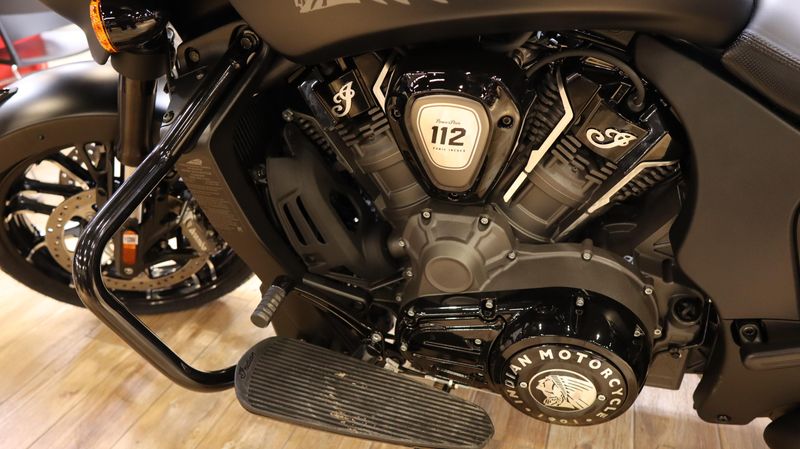 2025 Indian Motorcycle CHIEFTAIN POWERPLUS DARK HORSE WITH RIDER ASSIST AND POWERBAND AUDIO Image 15