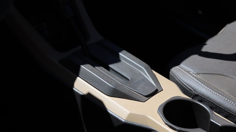 2025 Polaris RZR PRO R ULTIMATE BLACK CRYSTAL AND SHADOW BRONZE Image 4