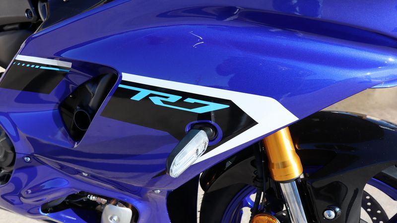 2025 Yamaha YZFR7 TEAM BLUE Image 9