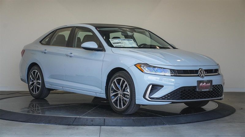 New 2025 Volkswagen Jetta 1.5T SEImage 5