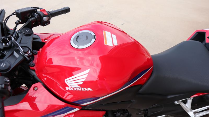 NEW 2025 HONDA CBR500R Image 17