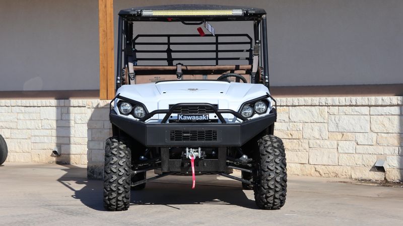 2024 KAWASAKI Mule PROFXT 1000 Platinum Ranch Edition in a WHITE exterior color. Family PowerSports (877) 886-1997 familypowersports.com 