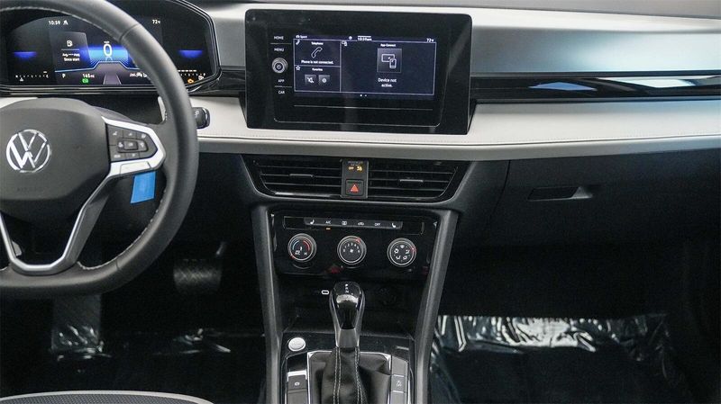 New 2025 Volkswagen Taos 1.5T SImage 14