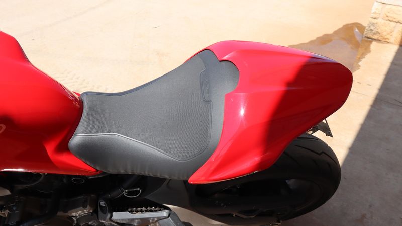 2017 Ducati MONSTER 821 Image 4