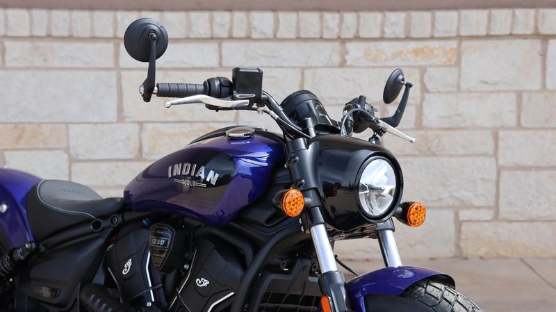 2025 Indian Motorcycle SCOUT BOBBER LIMITED WITH TECHNOLOGY PACKAGE SPIRIT BLUE METALLIC Image 8