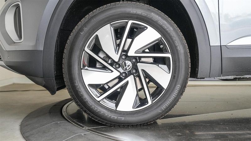 New 2025 Volkswagen Atlas 2.0T SE w/TechnologyImage 10