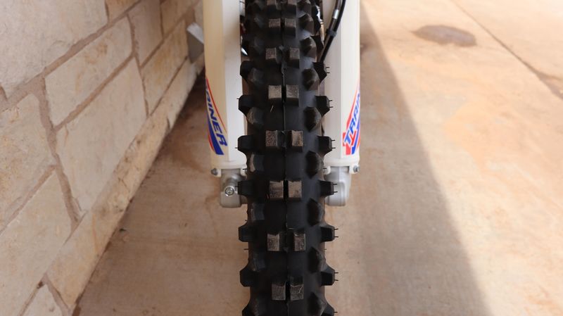 2022 BETA Xtrainer 300 Image 9