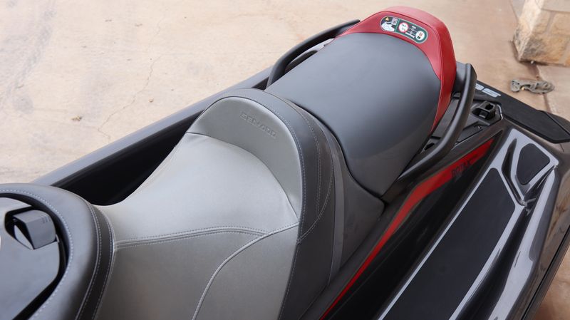 2025 SEADOO GTRX 300 WITH SOUND SYSTEM ECLIPSE BLACK AND DEEP MARSALA Image 13