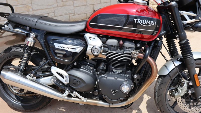 2020 Triumph Speed Twin 1200 Base Image 4