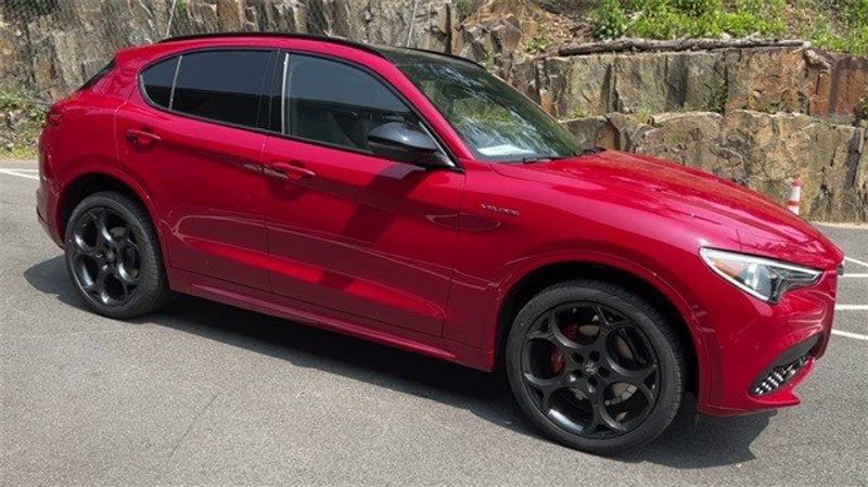2023 Alfa Romeo Stelvio Veloce AwdImage 7