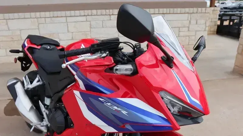NEW 2025 HONDA CBR500R GRAND PRIX RED Image 6