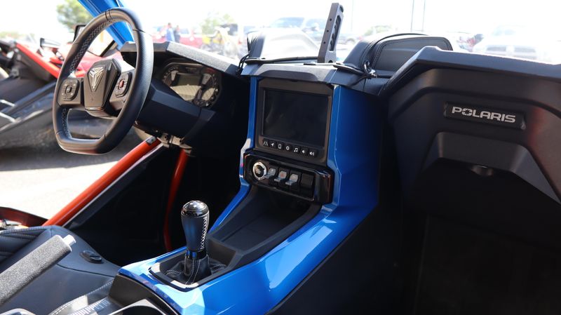 Used 2024 Polaris SLINGSHOT R MANUAL Image 15