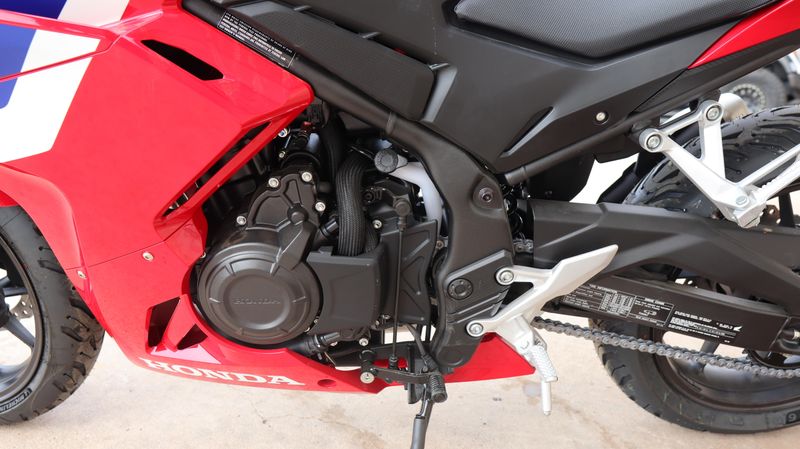 NEW 2025 HONDA CBR500R Image 13