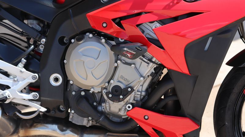 2016 BMW S 1000 R Image 4