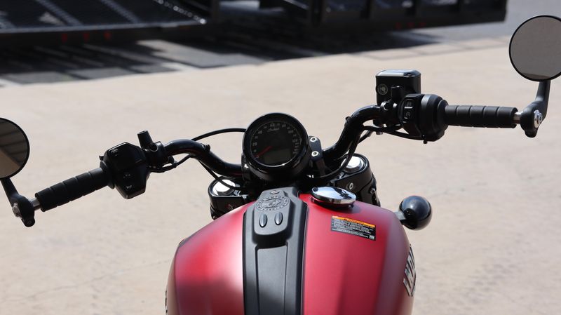 2025 Indian Motorcycle SCOUT BOBBER LIMITED SUNSET RED SMOKE Image 4