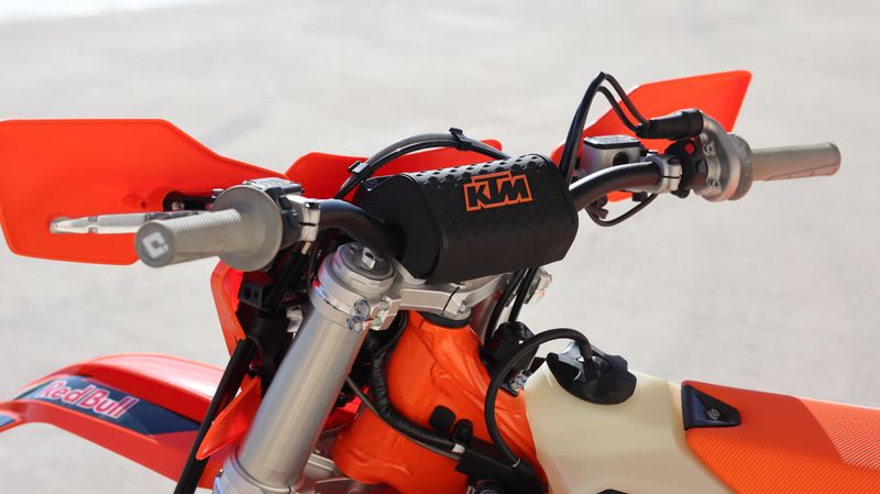 2025 KTM 300 XCW CHAMPION EDITION Image 13
