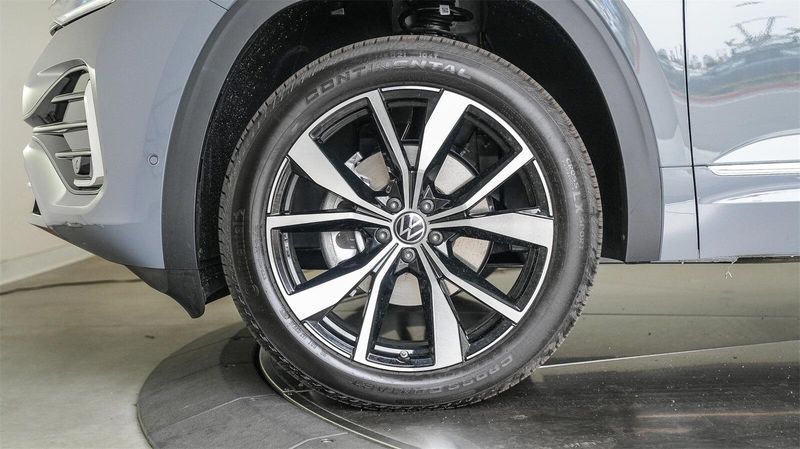 New 2025 Volkswagen Atlas 2.0T SEL Premium R-LineImage 10