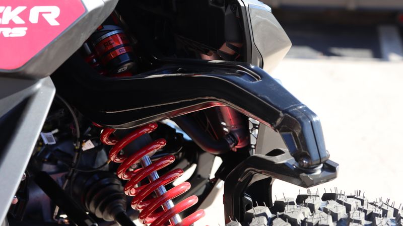2025 Can-Am MAVERICK R MAX X RS WITH SMARTSHOX 999T DCT DUSTY NAVY AND LEGION RED Image 8