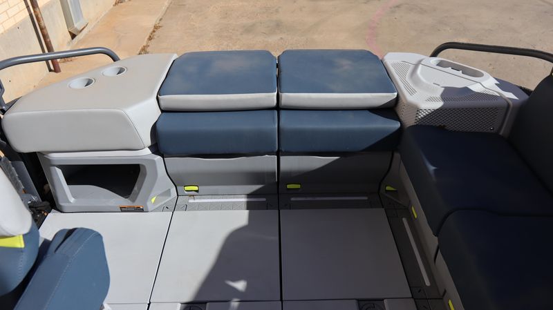 2025 SEADOO SWITCH CRUISE LIMITED 21 230HP PAINTED TRAILER HARBOR BLUE Image 23