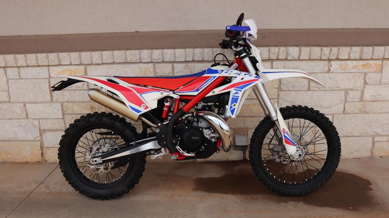 2022 BETA Xtrainer 300 Image 1