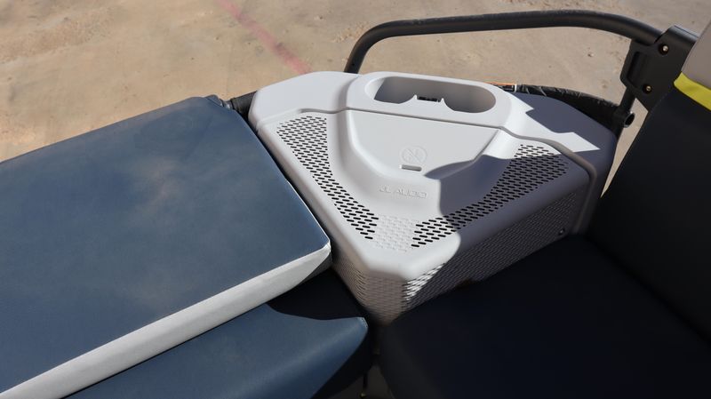 2025 SEADOO SWITCH CRUISE LIMITED 21 230HP PAINTED TRAILER HARBOR BLUE Image 29