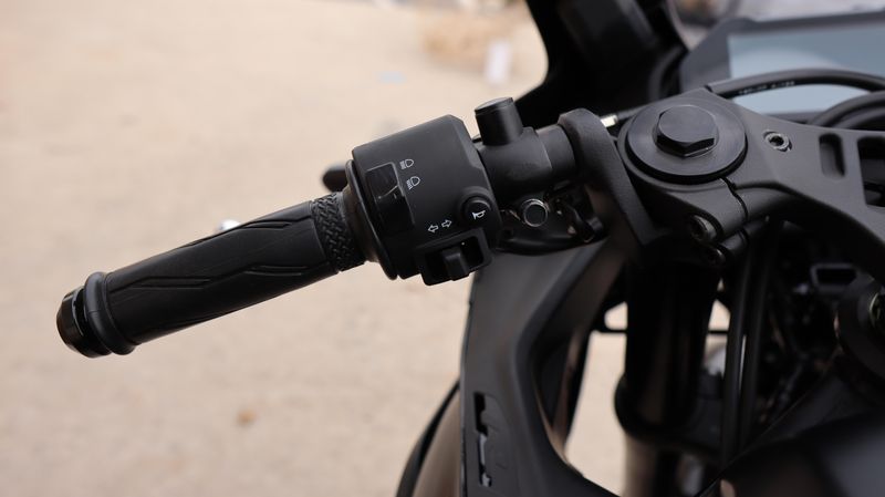 NEW 2026 YAMAHA YZFR3 ABS Image 11