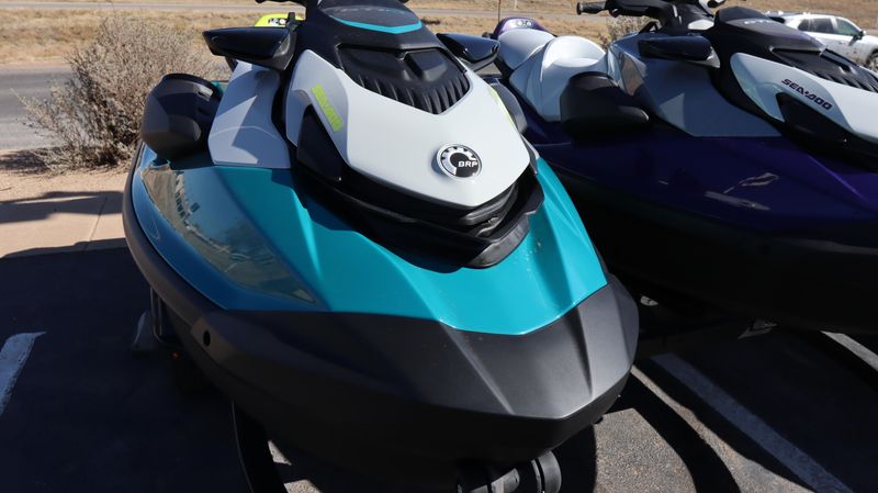 2025 SEADOO GTI SE 170 WITH SOUND SYSTEM IDF TEAL BLUE AND MANTA GREEN Image 3