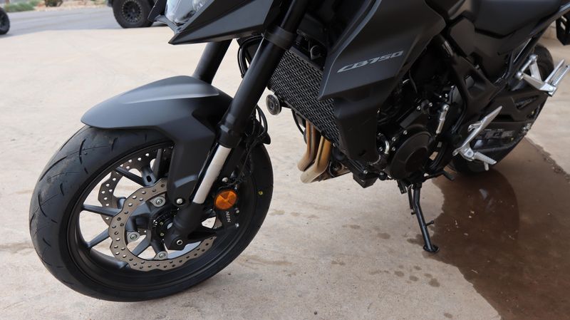 NEW 2025 HONDA CB750 HORNET Image 8