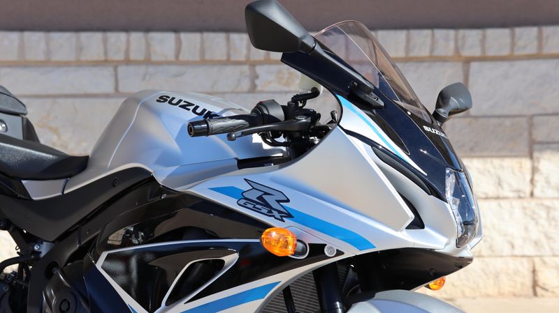 2025 Suzuki GSXR1000Image 4