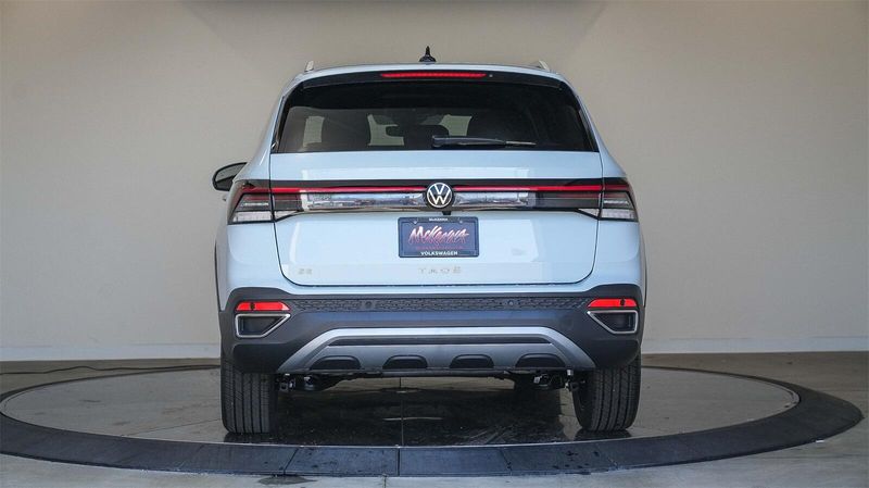 New 2025 Volkswagen Taos 1.5T SEImage 3