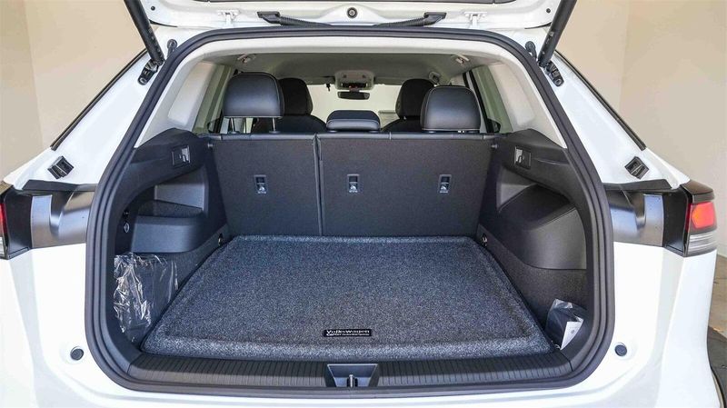 New 2025 Volkswagen Tiguan 2.0T SEImage 11