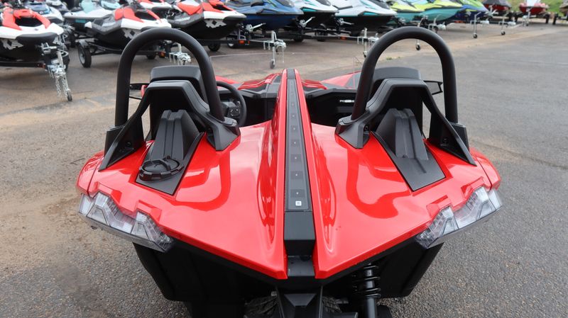 2025 Polaris SLINGSHOT S AUTODRIVE SLINGSHOT RED Image 17