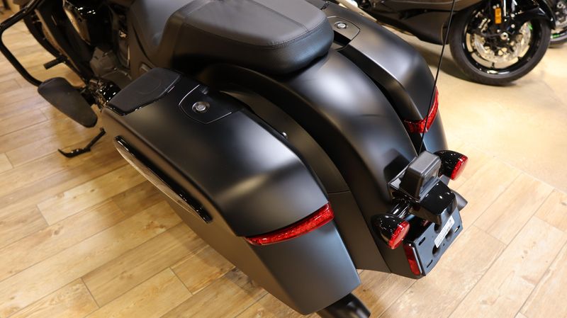 2025 Indian Motorcycle CHIEFTAIN POWERPLUS DARK HORSE WITH RIDER ASSIST AND POWERBAND AUDIO Image 10